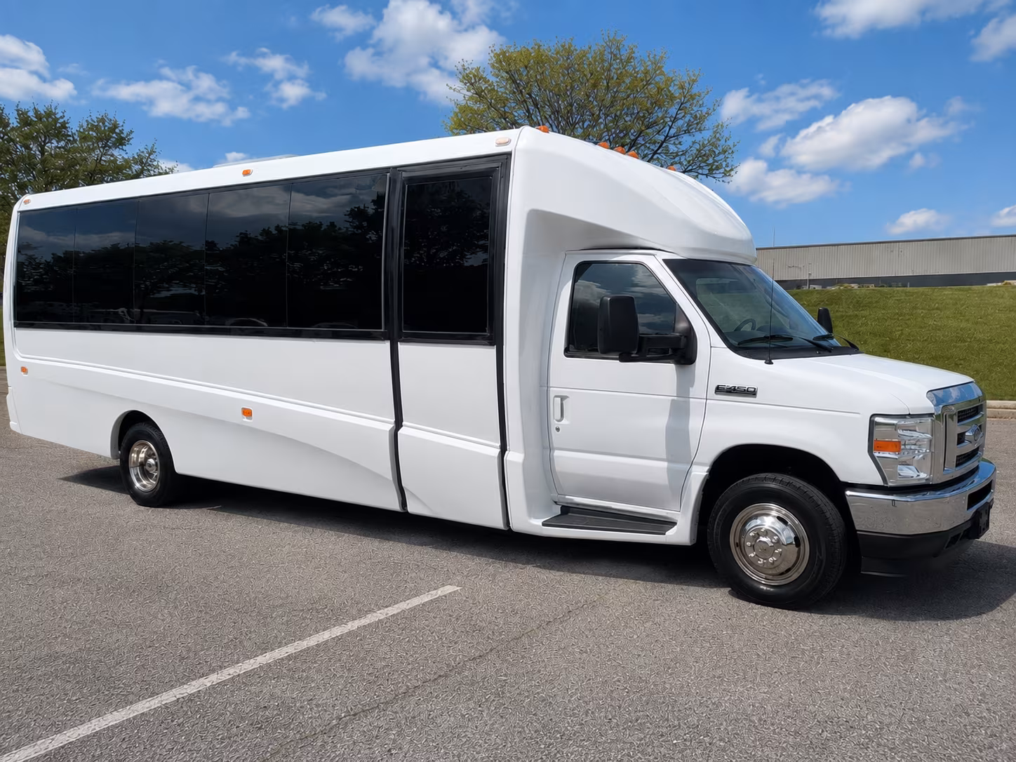 bus rentals for large concert groups and private event shuttles