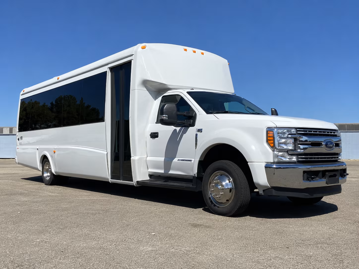 corporate event and conference buses serving staten island businesses