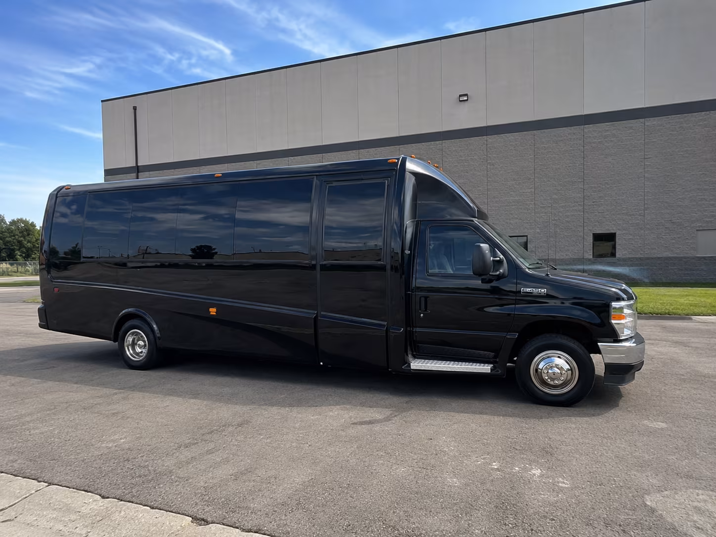 minibus rentals for intimate staten island wedding ceremonies